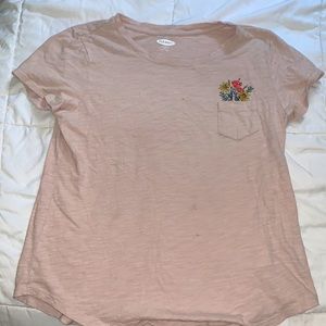 extra small Old Navy flower pocket T-shirt.